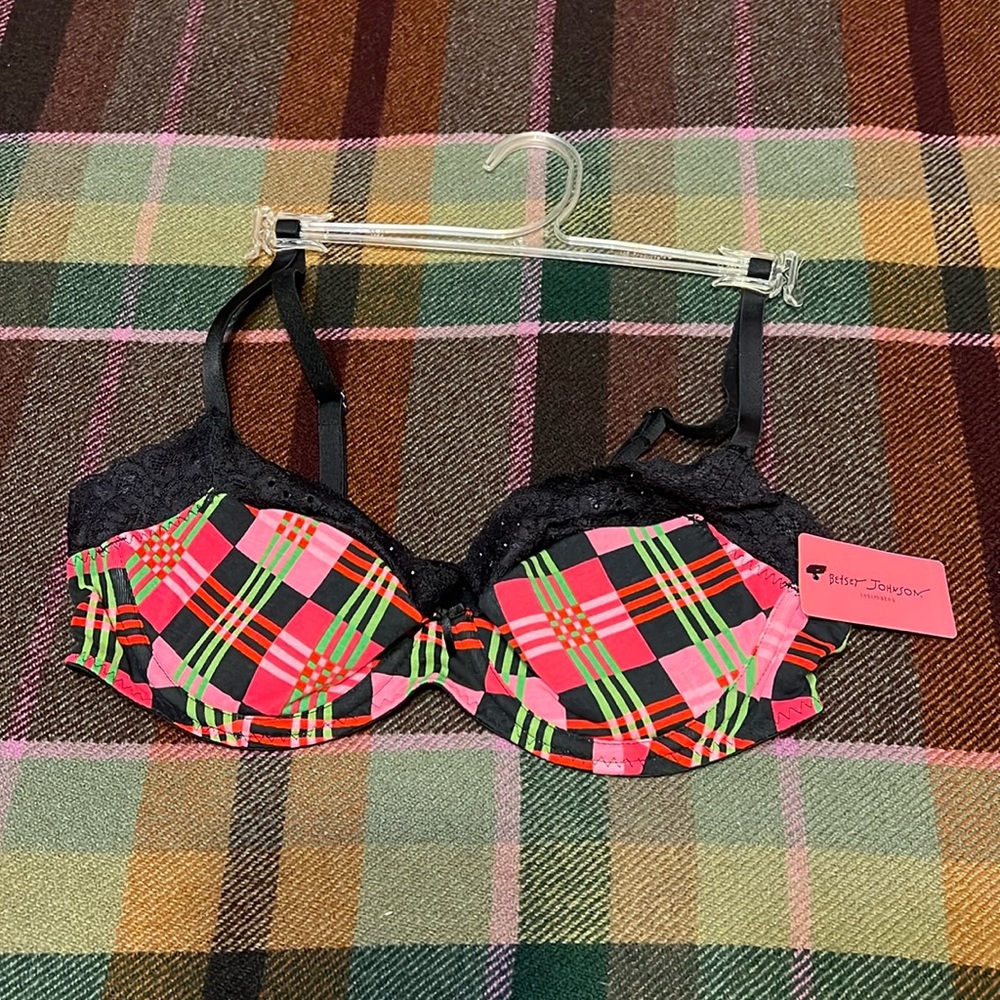 NWT Betsy Jonson bra size 34b. Pink and black.